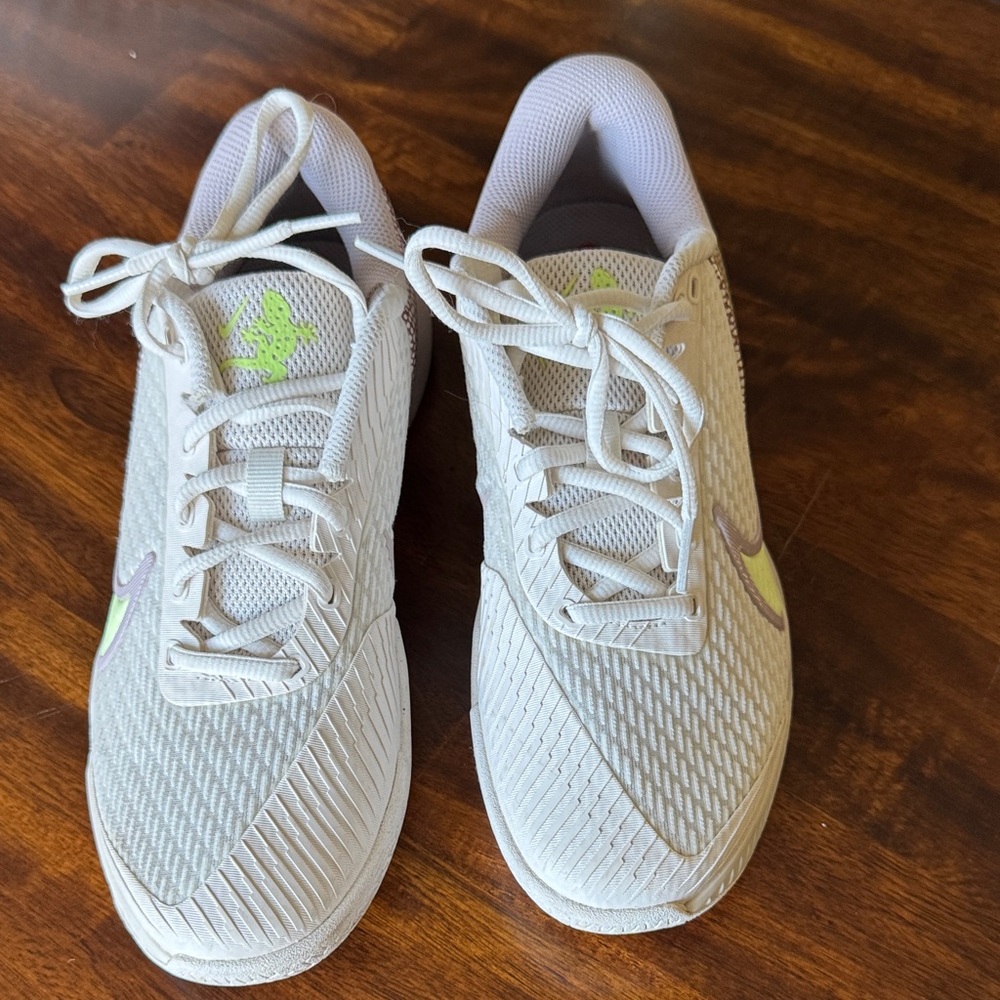 Women’s Nike Vapor Pro Athletic Shoes